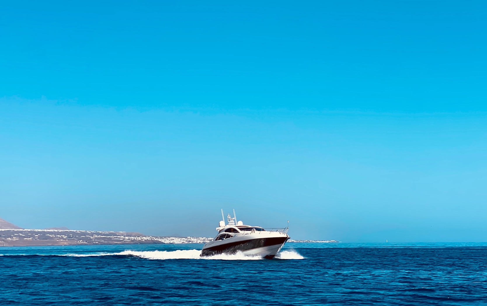 yacht tour lanzarote